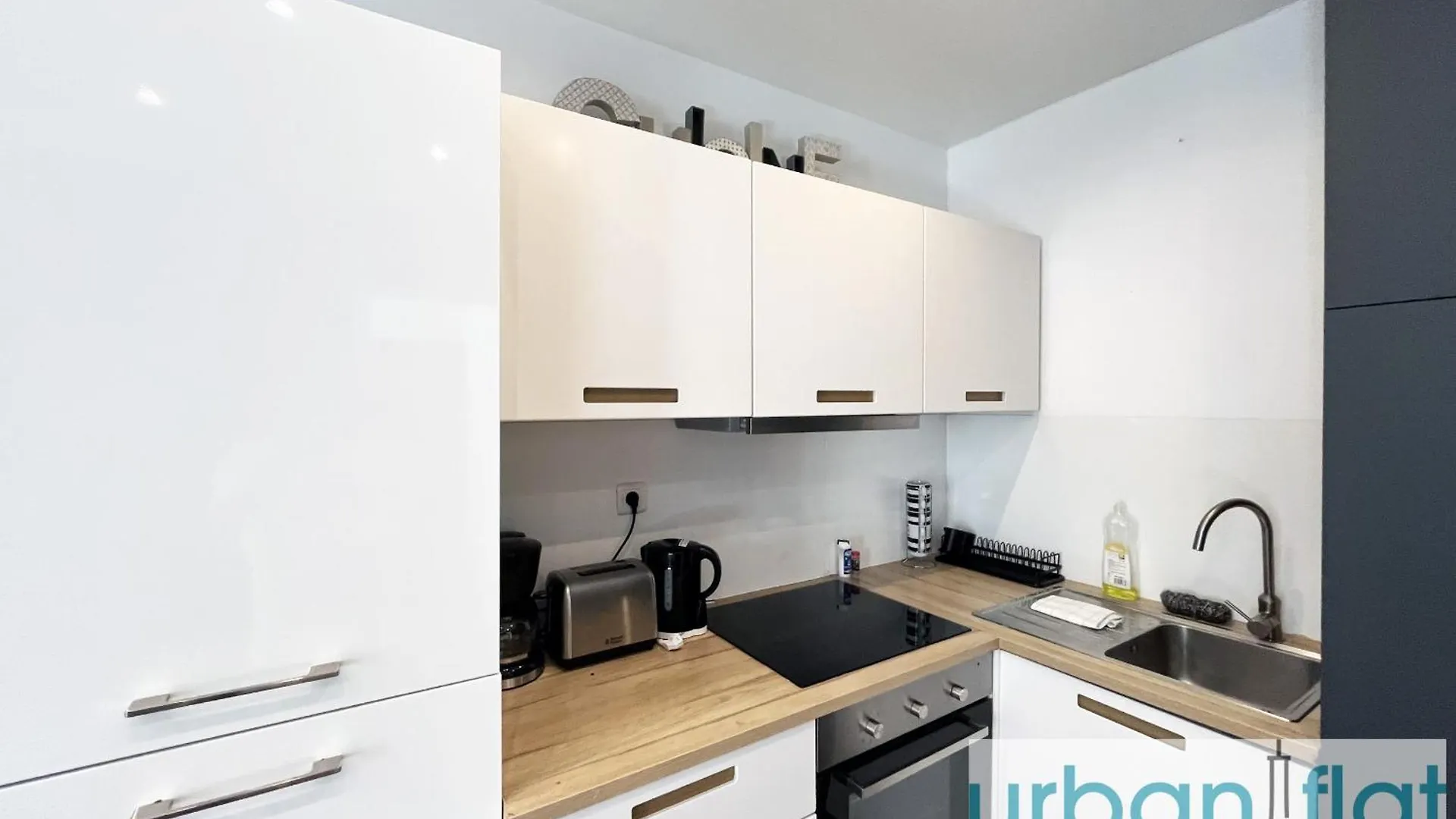 Urban Flat 18 - Charming 2Bdr Parisian Home
