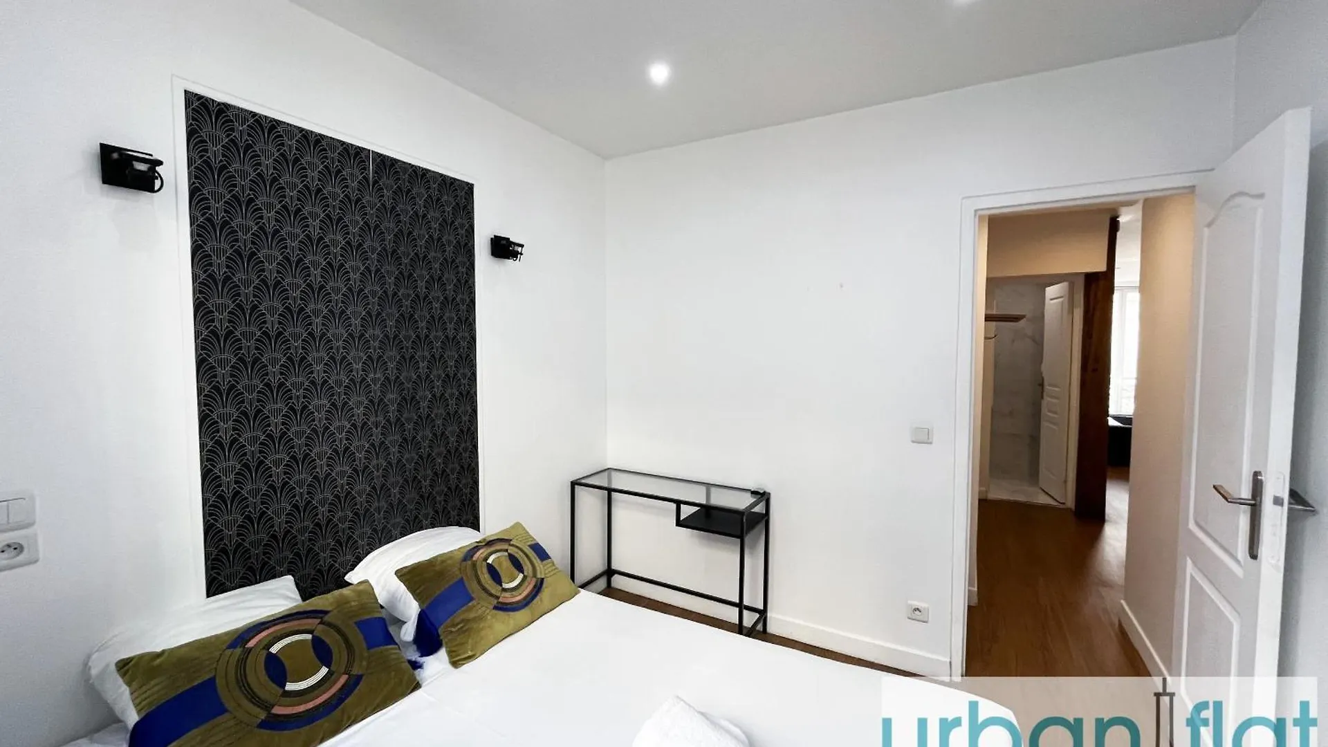 Urban Flat 18 - Charming 2Bdr Parisian Home