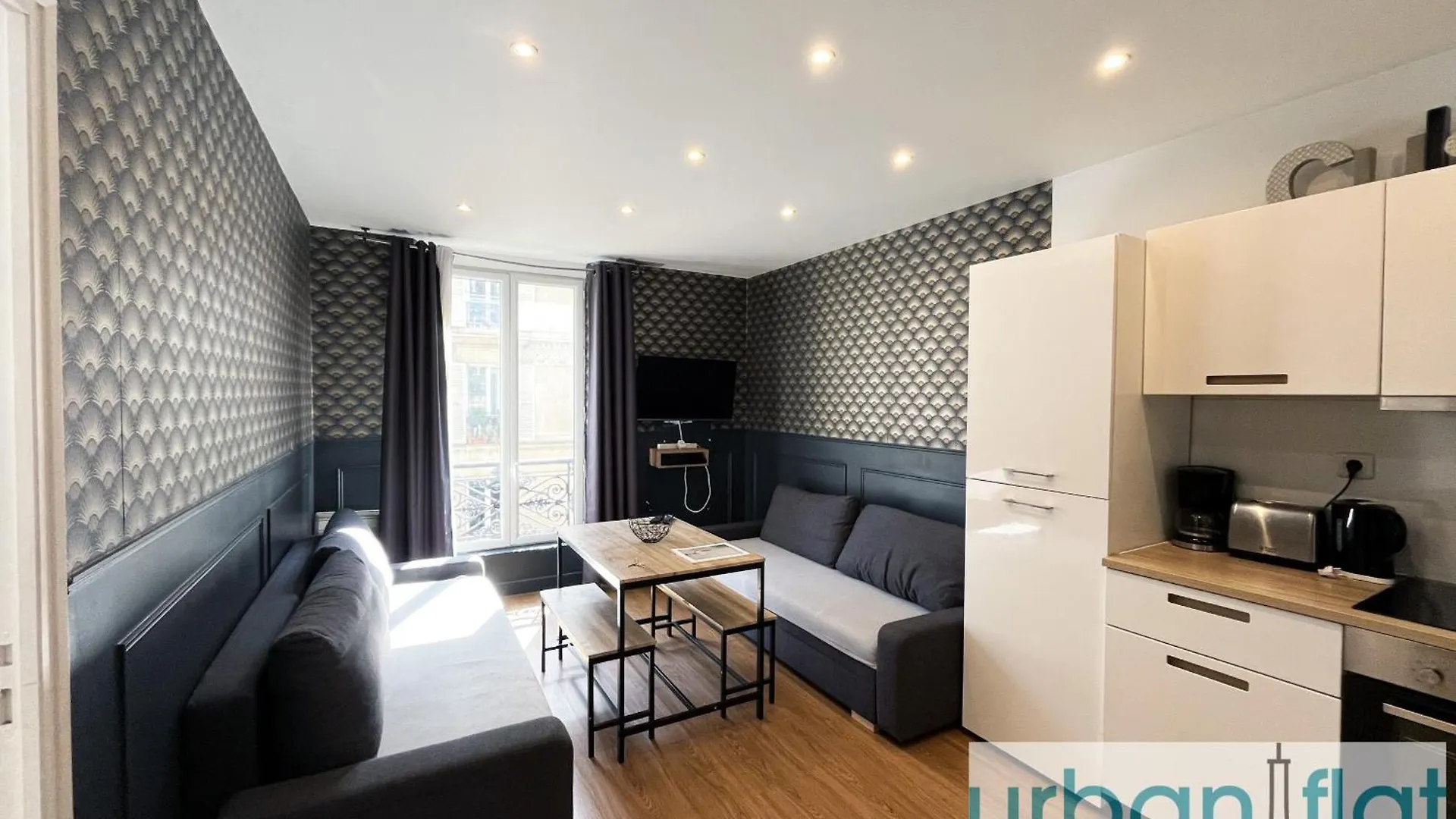 Urban Flat 18 - Charming 2Bdr Parisian Home צרפת